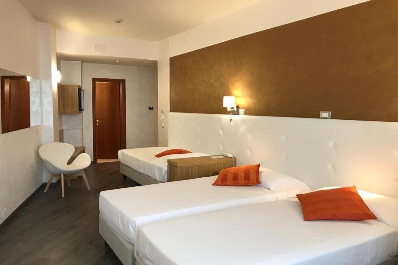 Hotel Europa Падуа Екстериор снимка